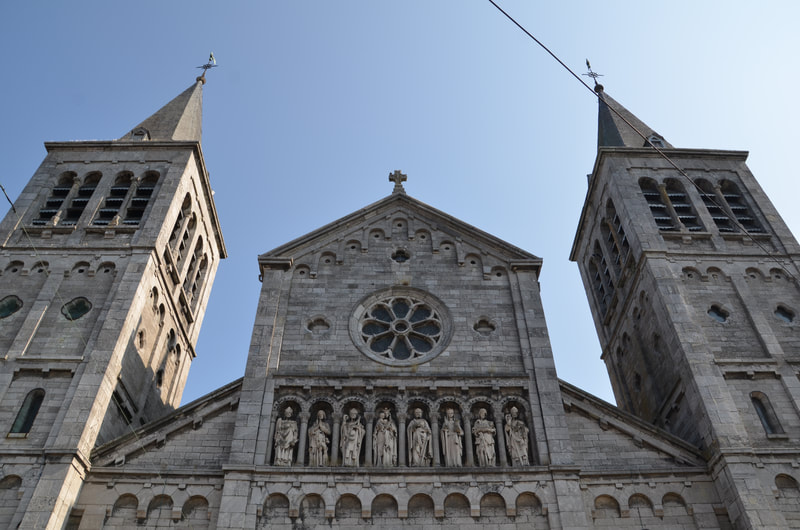 Kirche der Heimsuchung der Jungfrau Maria in Rochefort. Belgien. 