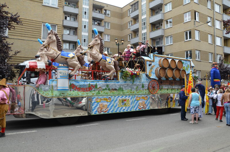 Ein Festival in Outremeuse, einem Stadtteil von Lüttich. Belgien. 