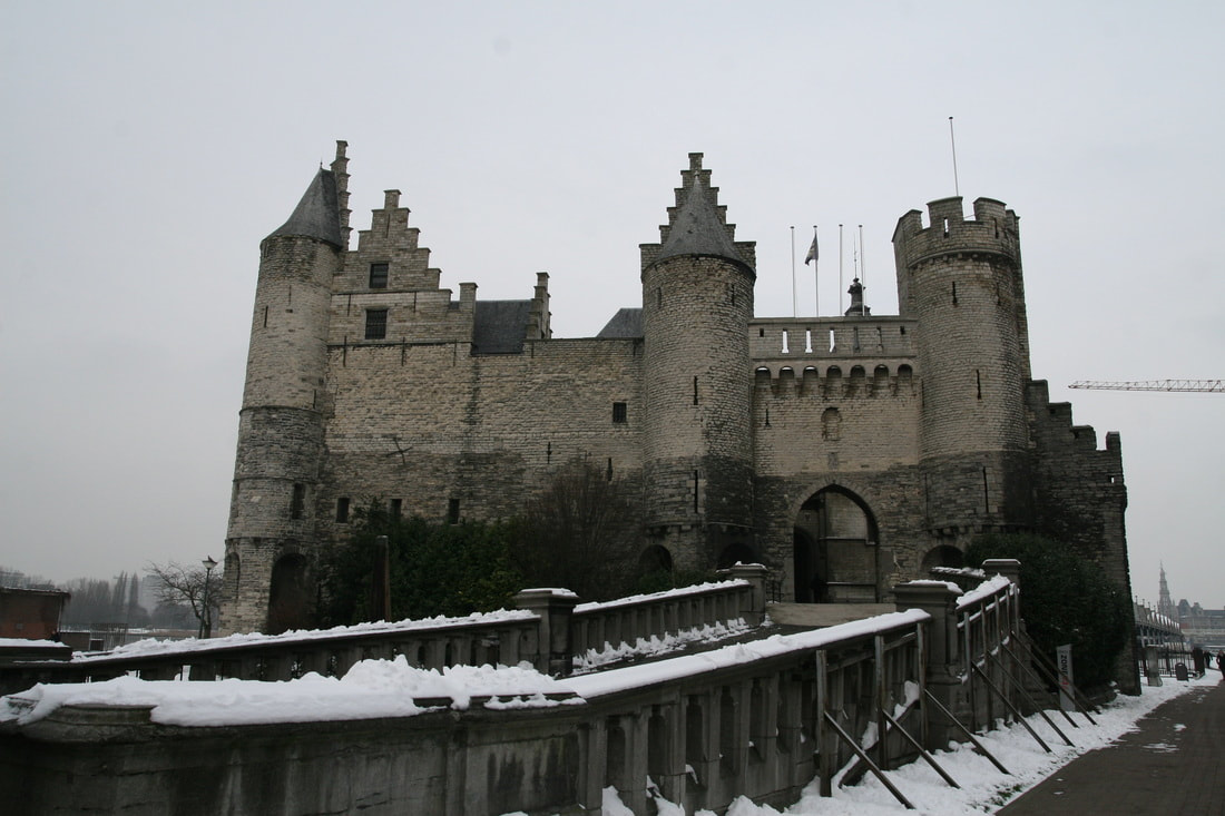 Schloss (Steen) in Anterpia. 