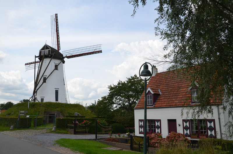 Schellemole Windmühle in Damme. Belgien. 