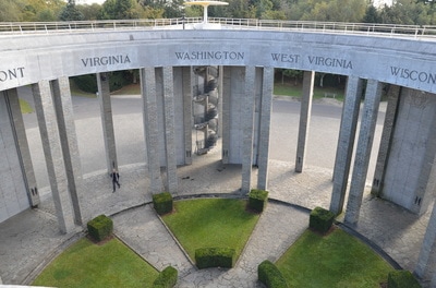 Denkmal auf dem Mardasson-Hügel in Bastogne. Belgien. 